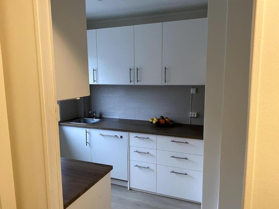 Lovely 2 Bedroom Apartmen With Free Parking Берген Екстериор снимка