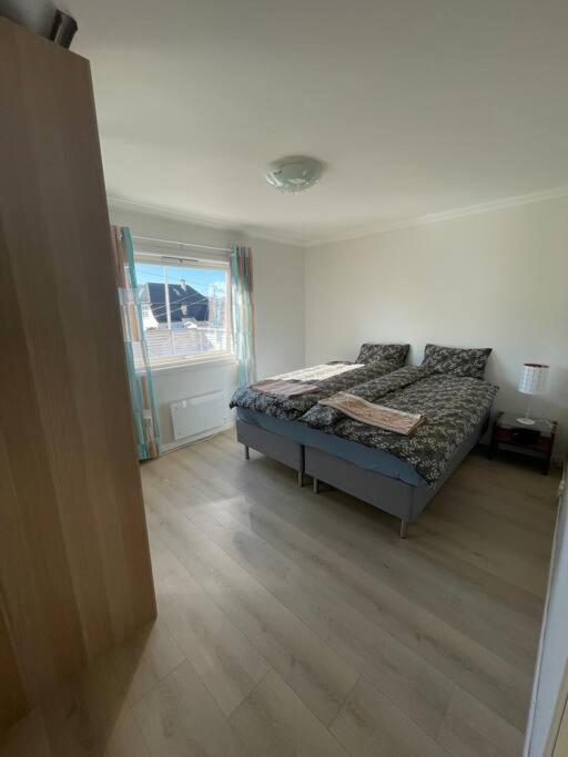Lovely 2 Bedroom Apartmen With Free Parking Берген Екстериор снимка